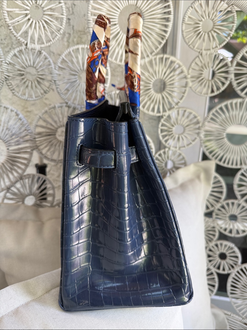 Ainifeel Structured Navy Croc-Embossed Tote with Gold Hardware Size 30 - Picture 5 of 13